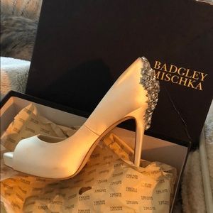 Badgley Mischka shoes size 8